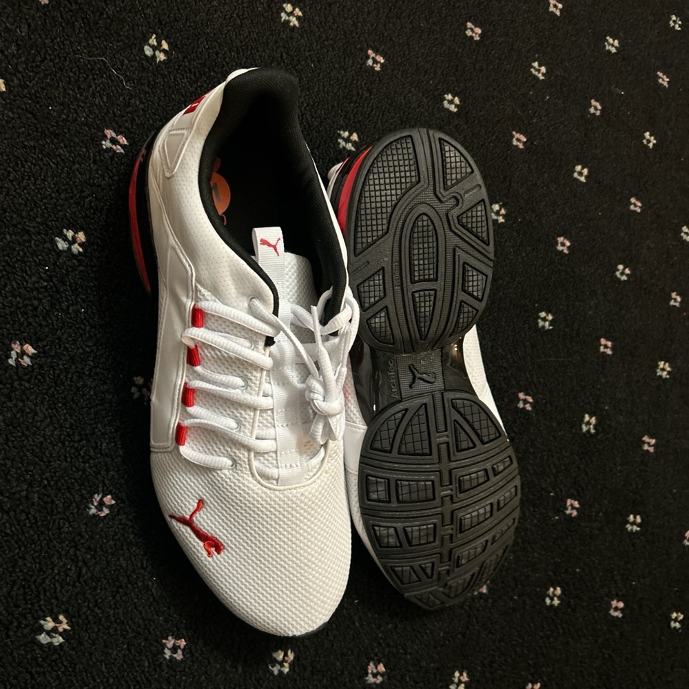 Puma Men's White and Red Sneakers